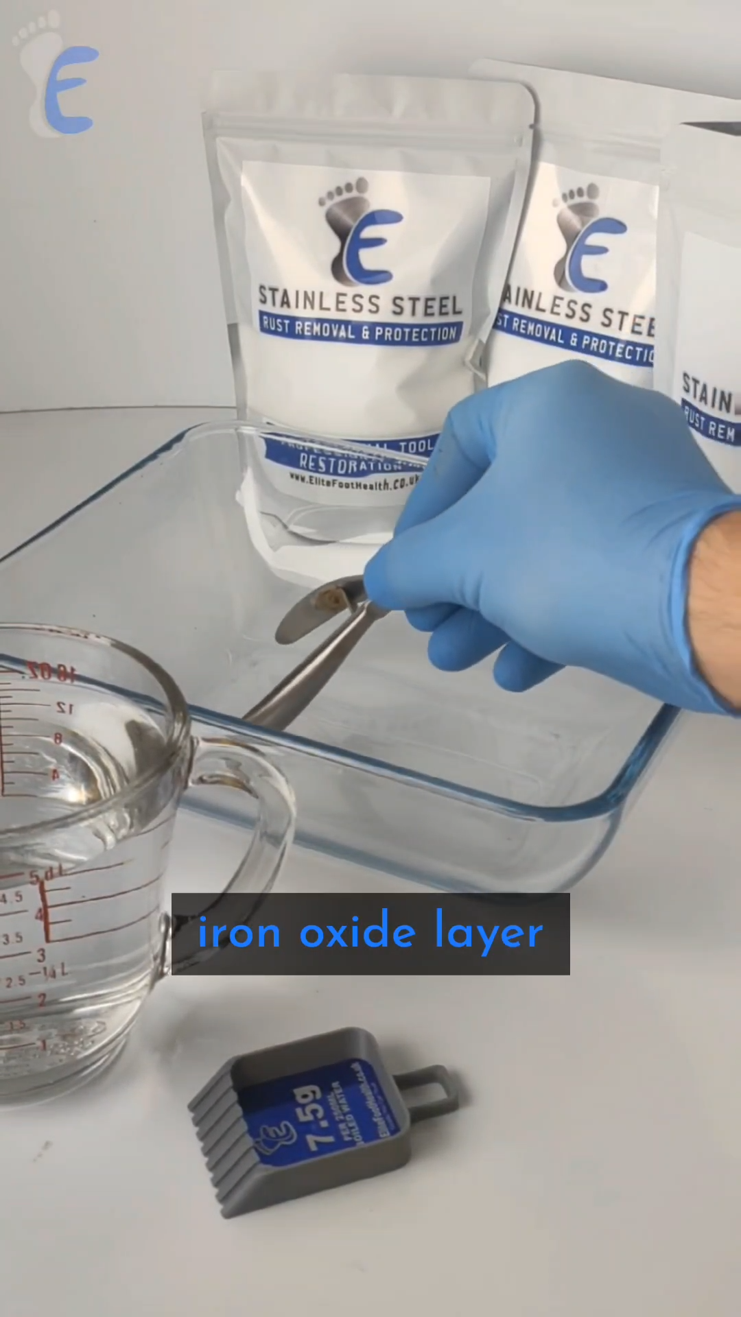 stainless steel rust remover showing submersion, measurements, bag sizes latex hand doing a demonstration of the usage